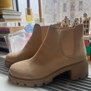 Steve Madden Chelsea Tan Boots